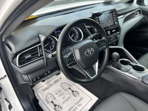 Used 2022 Toyota Camry LE FWD image 9