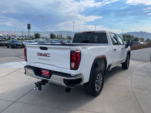 Used 2025 GMC Sierra 3500 Pro AWD/4WD image 5