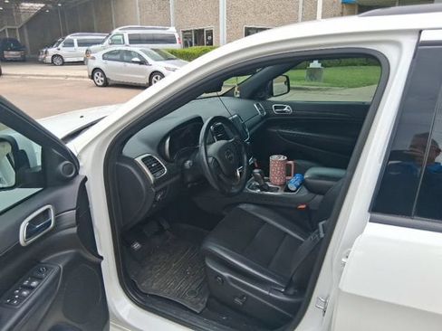 Used 2021 Jeep Grand Cherokee Laredo X RWD image 4