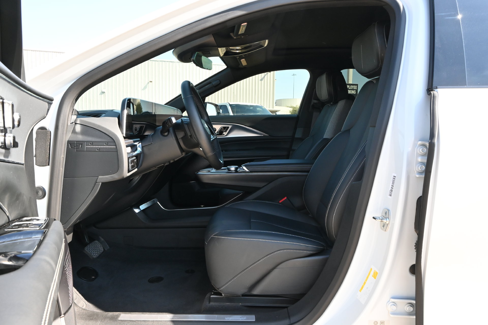 Used 2024 Cadillac Lyriq Tech RWD image 18