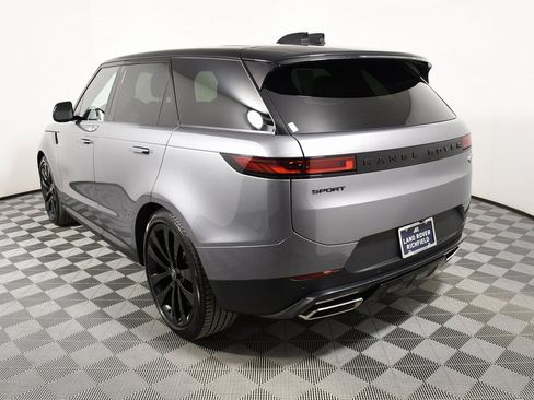 Used 2023 Land Rover Range Rover Sport SE image 4