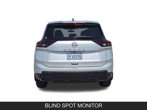 Used 2024 Nissan Rogue S FWD image 8