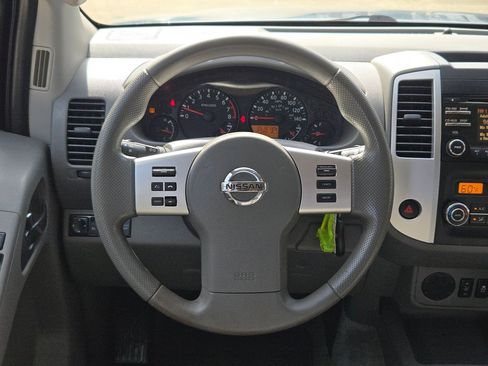 Used 2014 Nissan Frontier SV w/ SV Value Truck Package RWD image 19