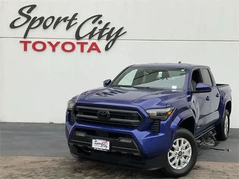 Certified 2025 Toyota Tacoma SR5 image 1