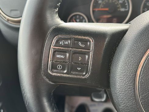 Used 2016 Jeep Wrangler Unlimited Sahara image 21