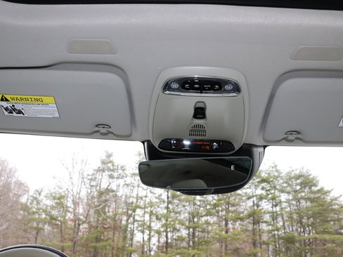 Used 2019 Volvo XC60 T6 Momentum w/ Premium Package image 34