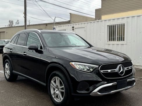 Used 2023 Mercedes-Benz GLC 300 4MATIC image 3