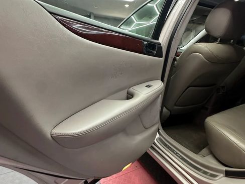 Used 2002 Lexus ES 330 FWD image 18