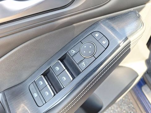 Used 2023 Nissan Rogue SL w/ SL Premium Package FWD image 11