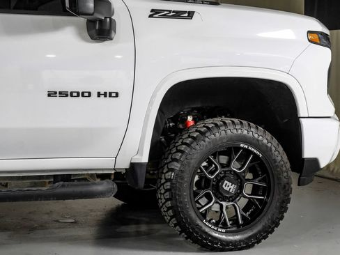 Used 2024 Chevrolet Silverado 2500 LT w/ Z71 Sport Edition AWD/4WD image 8