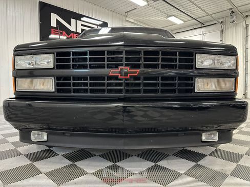 Used 1990 Chevrolet Silverado 1500 2WD Regular Cab image 14