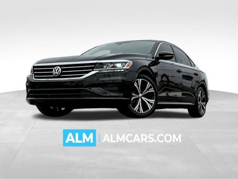 Used 2021 Volkswagen Passat 2.0T SE image 1