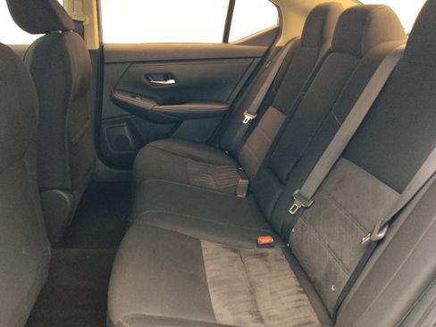 Used 2022 Nissan Sentra SR w/ Electronics Package FWD image 18