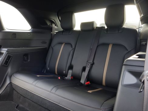 Used 2025 MAZDA CX-90 3.3 Turbo w/ Premium Plus Pkg image 10