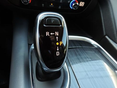 Certified 2021 Buick Enclave Essence w/ Sport Touring Edition FWD image 28