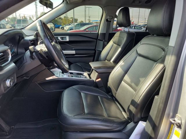 Used 2020 Ford Explorer XLT w/ Equipment Group 202A AWD/4WD image 24