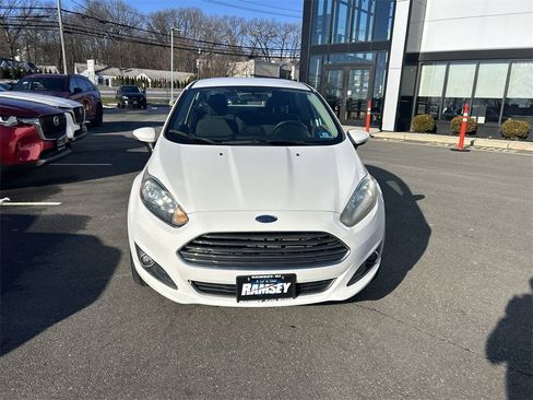 Used 2016 Ford Fiesta SE w/ Equipment Group 201A image 3