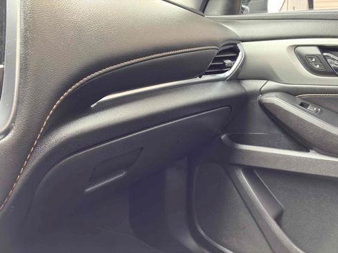 Used 2020 Chevrolet Traverse LS FWD image 26