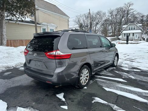 Used 2017 Toyota Sienna XLE w/ XLE Navigation Package image 6