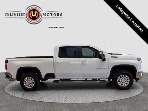 Used 2026 Chevrolet Silverado 2500 LT AWD/4WD image 2