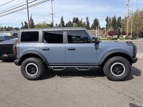 Used 2023 Ford Bronco Badlands AWD/4WD image 9