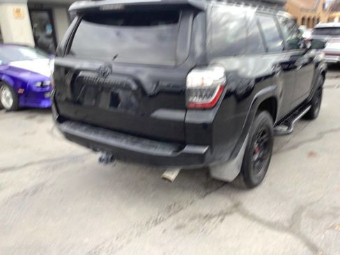 Used 2021 Toyota 4Runner Venture w/ Moonroof Package image 8