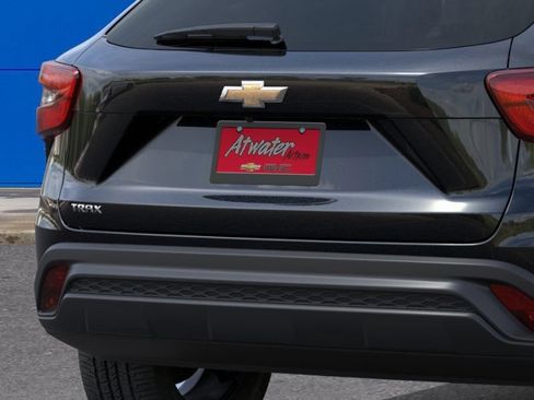 New 2026 Chevrolet Trax LS w/ LS Convenience Package FWD image 14