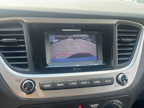 Used 2018 Hyundai Accent SE FWD image 16