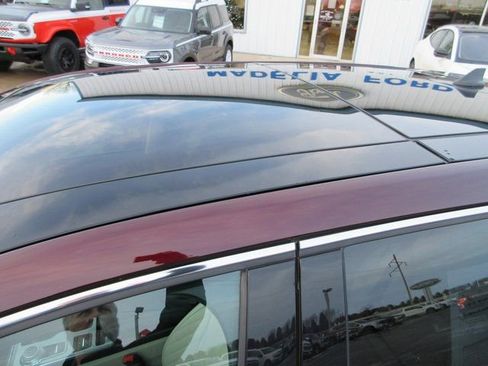 Used 2024 Ford Edge Titanium image 8