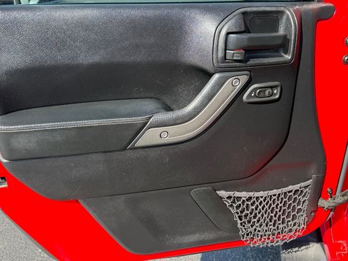 Used 2016 Jeep Wrangler Unlimited Sport image 13