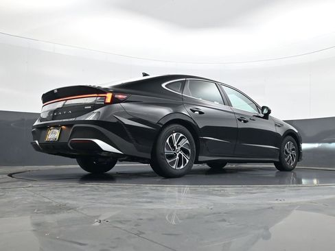 New 2026 Hyundai Sonata Blue FWD image 25