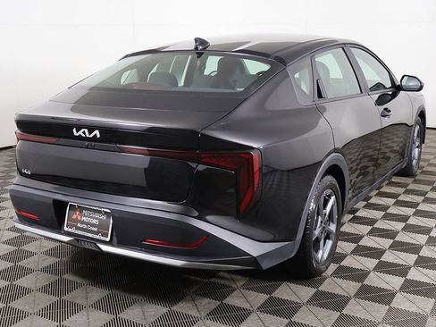 Used 2025 Kia K4 LXS image 8