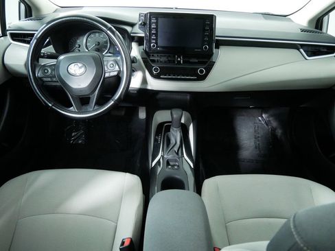Used 2021 Toyota Corolla LE image 18