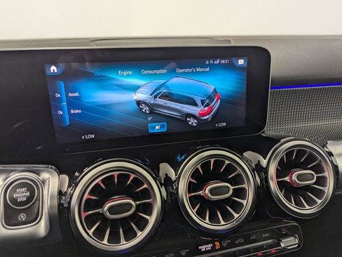 Used 2021 Mercedes-Benz GLB 250 image 47