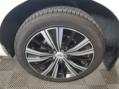Certified 2023 Volvo XC60 B5 Plus w/ Protection Package Premier FWD image 11