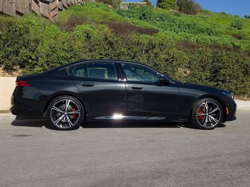 New 2026 BMW 530i xDrive w/ Executive Package image 4