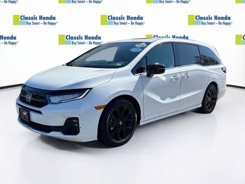 Certified 2025 Honda Odyssey Sport-L image 3