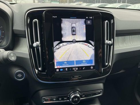 Used 2025 Volvo XC40 B5 Plus w/ Protection Package Premier image 33