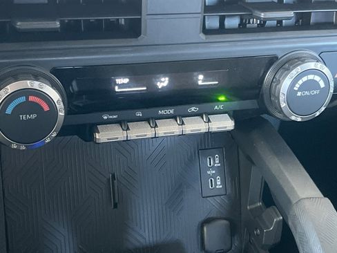 Certified 2025 Toyota Tacoma SR5 image 19