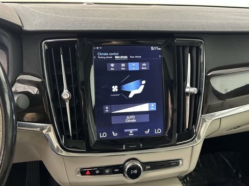 Used 2018 Volvo S90 T5 Momentum w/ Convenience Package image 25