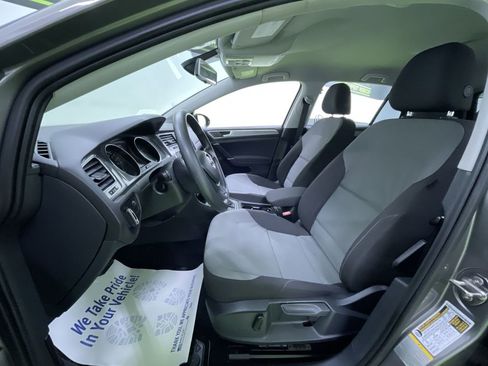 Used 2015 Volkswagen e-Golf Limited Edition image 18