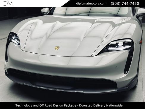 Used 2024 Porsche Taycan 4 Cross Turismo w/ Technology Package (P6F) image 14