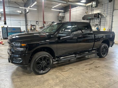 Used 2025 RAM 2500 Big Horn AWD/4WD image 27