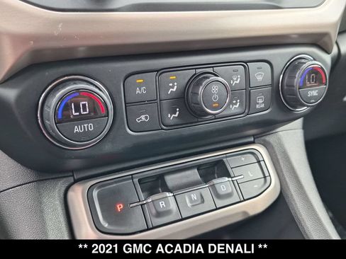 Used 2021 GMC Acadia Denali w/ Denali Ultimate Package AWD/4WD image 23