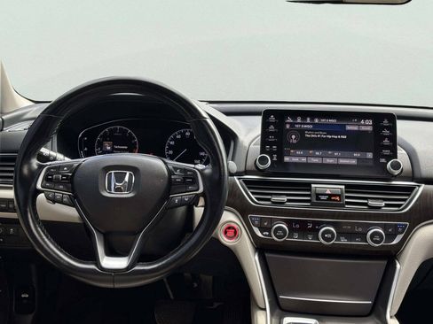 Used 2018 Honda Accord Touring image 24