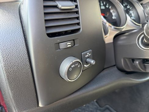 Used 2013 Chevrolet Silverado 1500 LT image 18