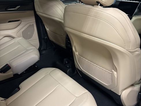 New 2025 Jeep Grand Cherokee L Limited image 38