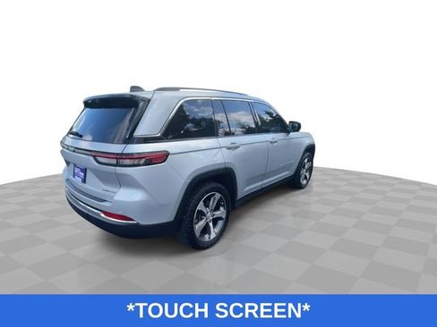 Used 2023 Jeep Grand Cherokee Limited w/ Luxury Tech Group II AWD/4WD image 9
