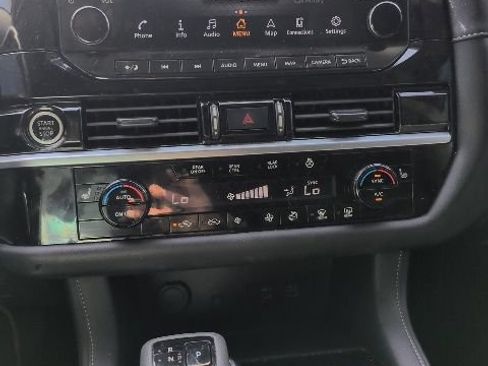 Used 2024 Nissan Pathfinder SL w/ SL Premium Package AWD/4WD image 13