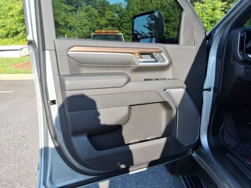 Used 2026 Chevrolet Silverado 2500 High Country w/ High Country Premium Package AWD/4WD image 23